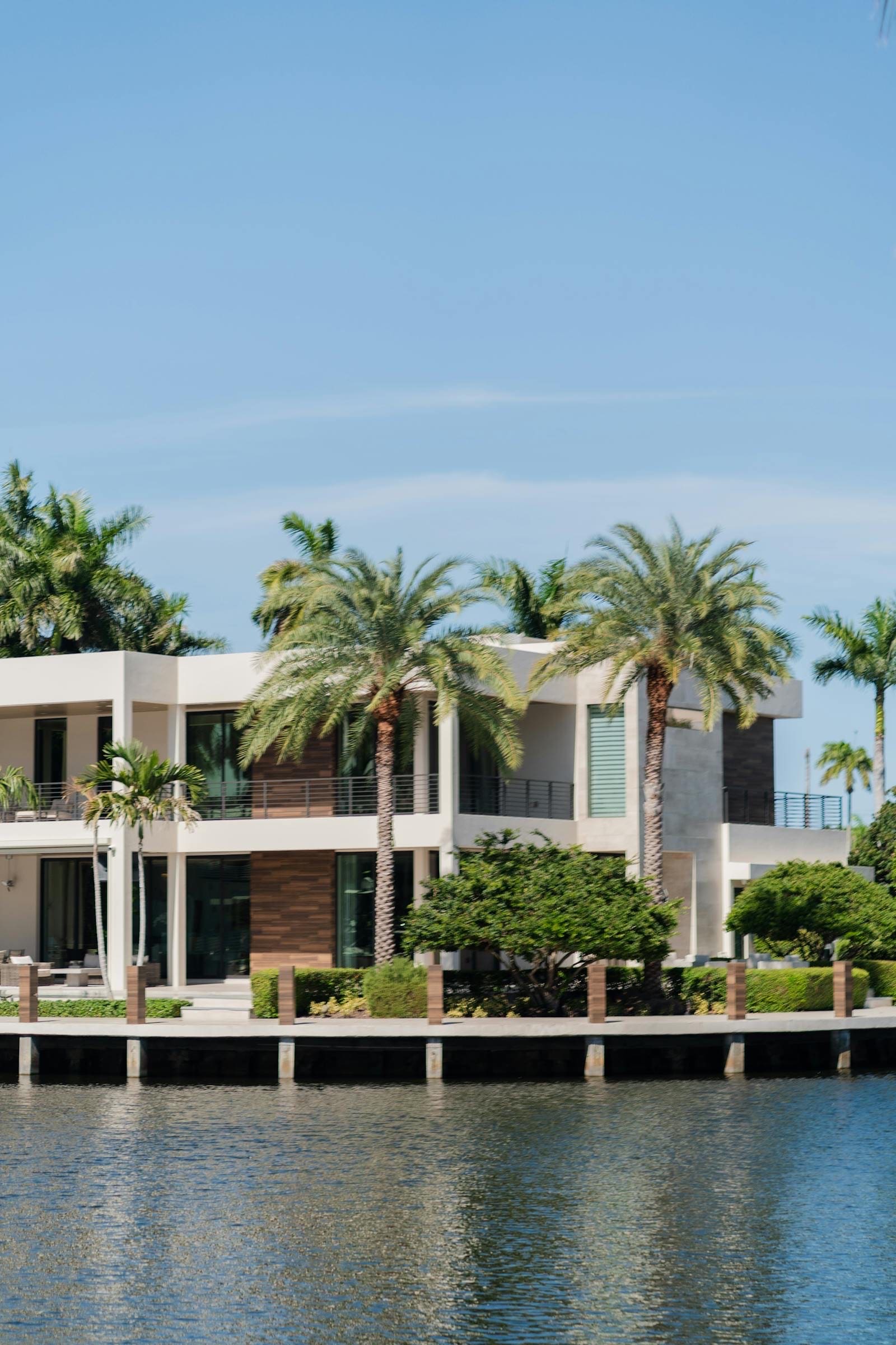Modern waterfront home in Indian Creek Island